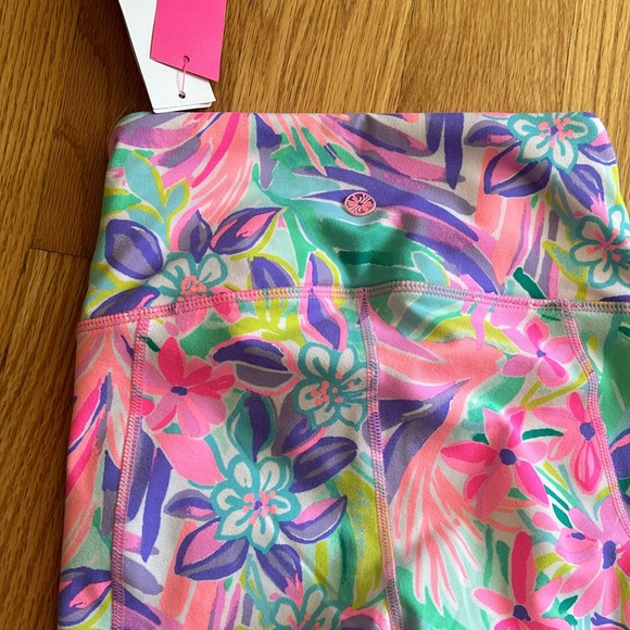 NWT Lilly Pulitzer XXS weekender high rise midi legging print: it was all a drea - Picture 6 of 7